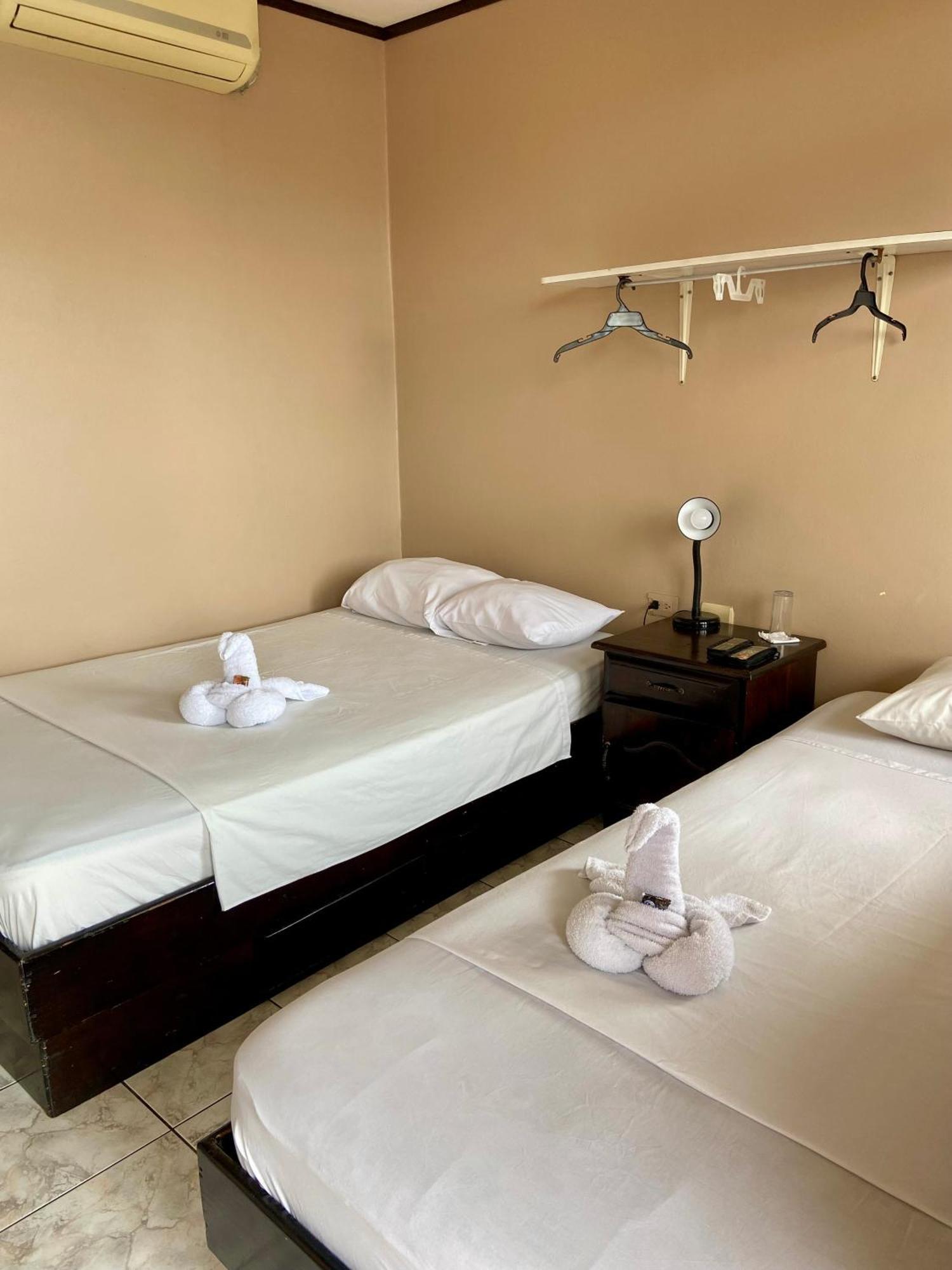 Hotel Costa del Sol Puerto Limon Esterno foto
