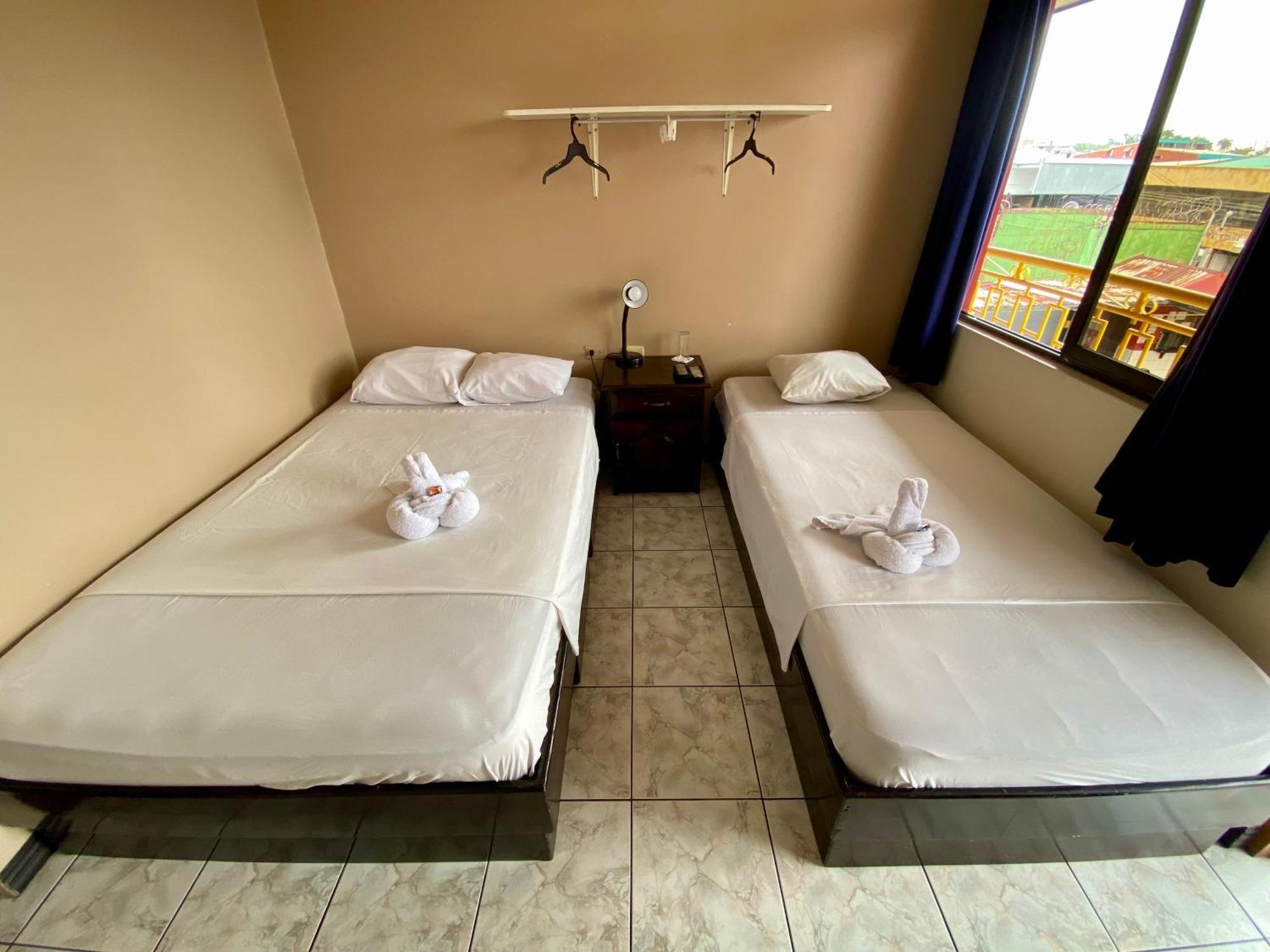Hotel Costa del Sol Puerto Limon Esterno foto